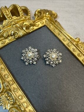 Vintage Sarah Coventry Faux Pearl & Crystal Clip On Earrings-see details